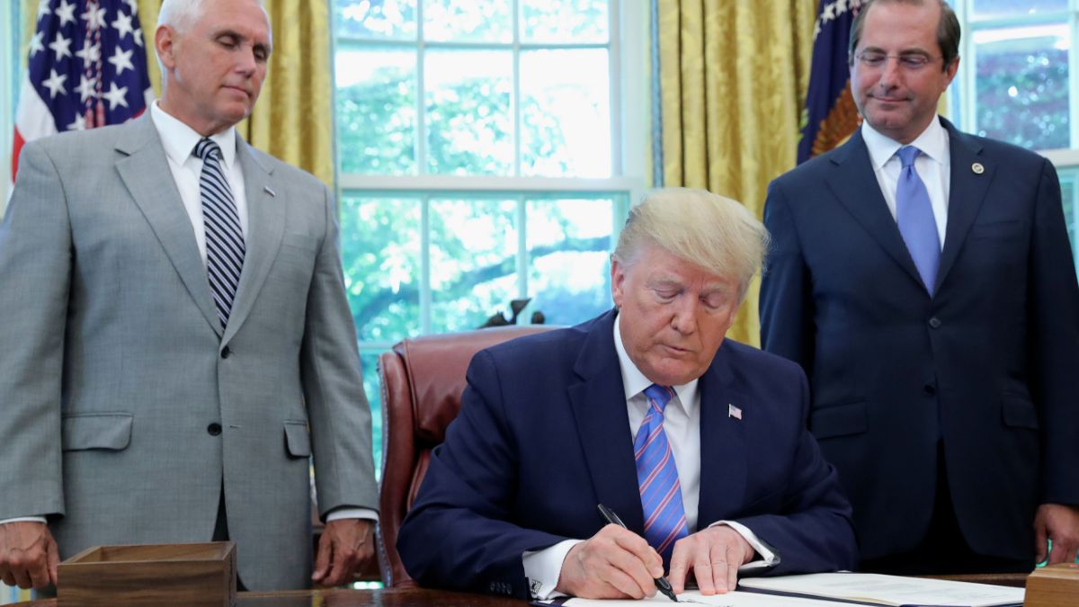 Foto: El presidente Donald Trump firma un paquete de ayuda humanitaria para migrantes centroamericanos. El 1 de julio de 2019