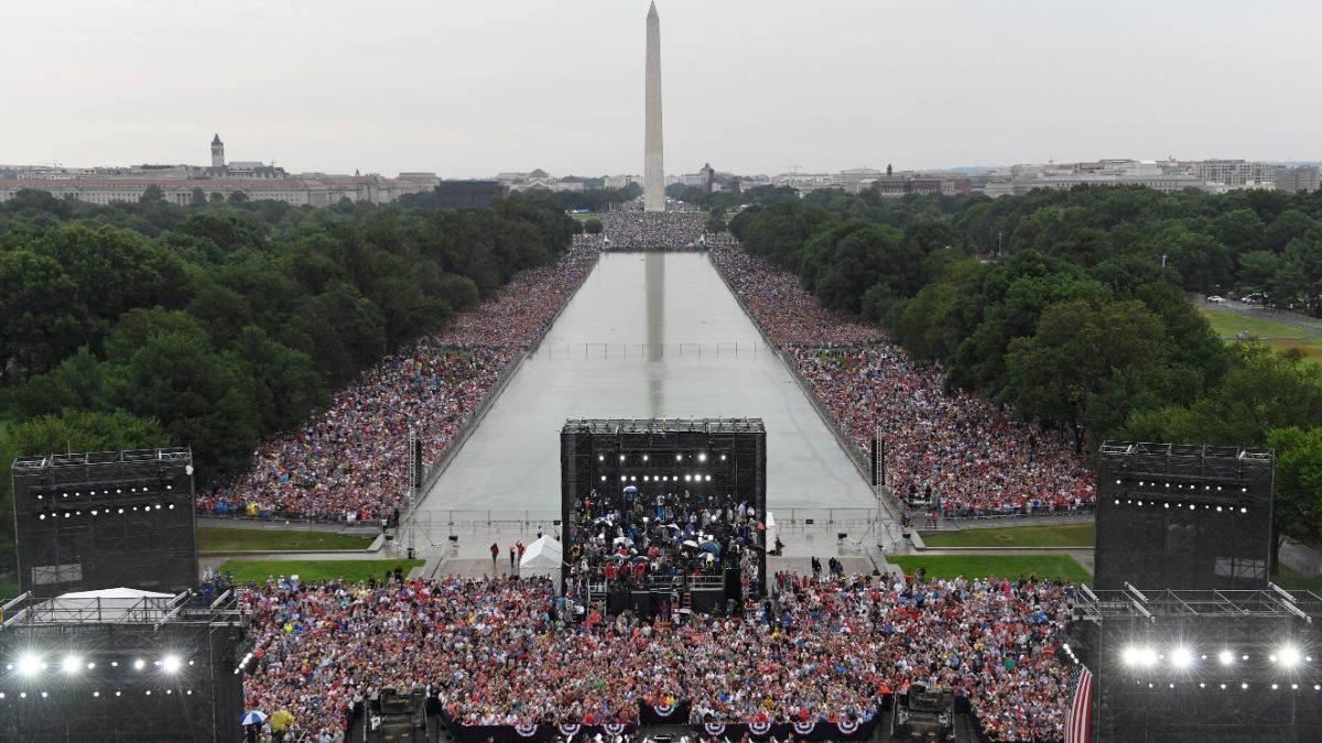 Foto: El presidente Donald Trump habla durante la celebración del Día de la Independencia frente al Lincoln Memorial en Washington, EEUU. El 4 de julio de 2019