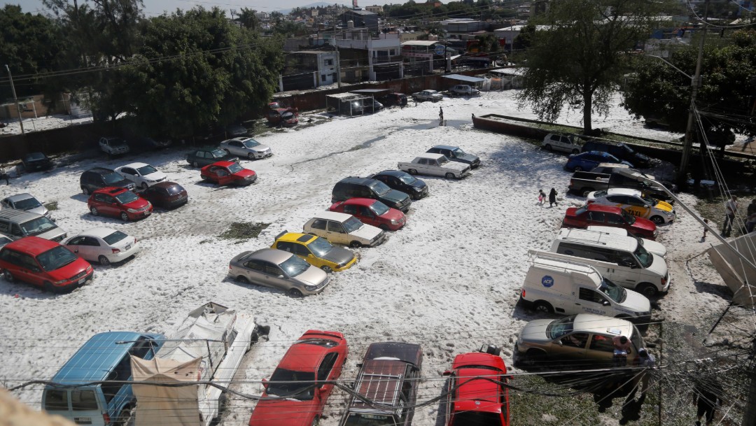 FOTO Granizada en Guadalajara afecta autos y casas (EFE 30 junio 2019)