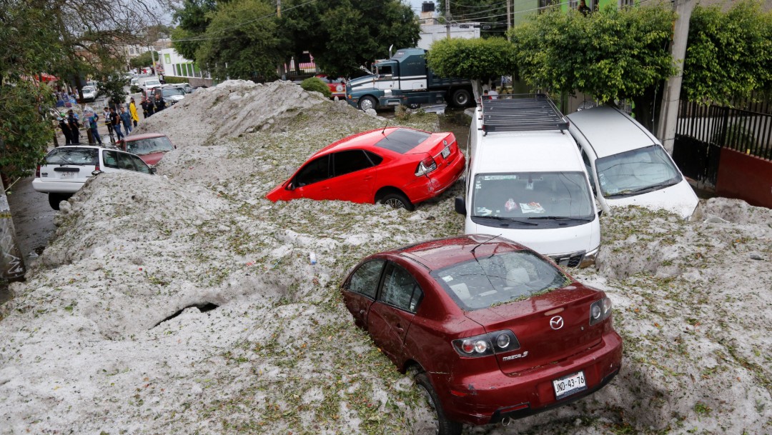 FOTO Granizada en Guadalajara afecta autos y casas (EFE 30 junio 2019)