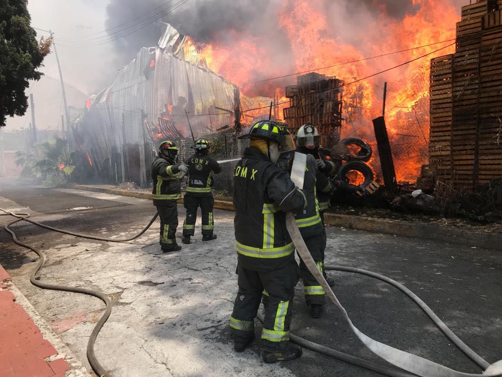Foto: incendio en bodega de la Central de Abasto, 8 de julio 2019. S. Servín