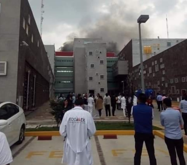 Foto: incendio en hospital de Zumpango, Edomex, 1 de julio 2019. Twitter @MXQNoticias