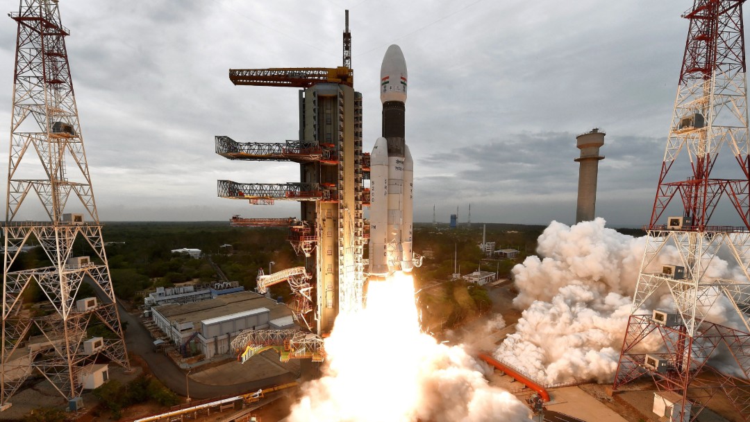 Foto: India lanza exitosamente su misión a la Luna. (EFE)