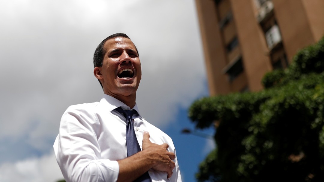 Foto: El líder opositor venezolano Juan Guaido, canta el himno nacional durante un mitin contra el gobierno del presidente Nicolás Maduro, julio 7 de 2019 (Reuters)