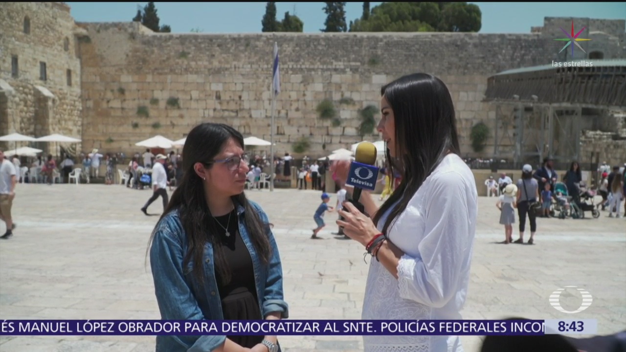 Liora Mendel, mexicana que vive en Jerusalén, platica con Paola Rojas