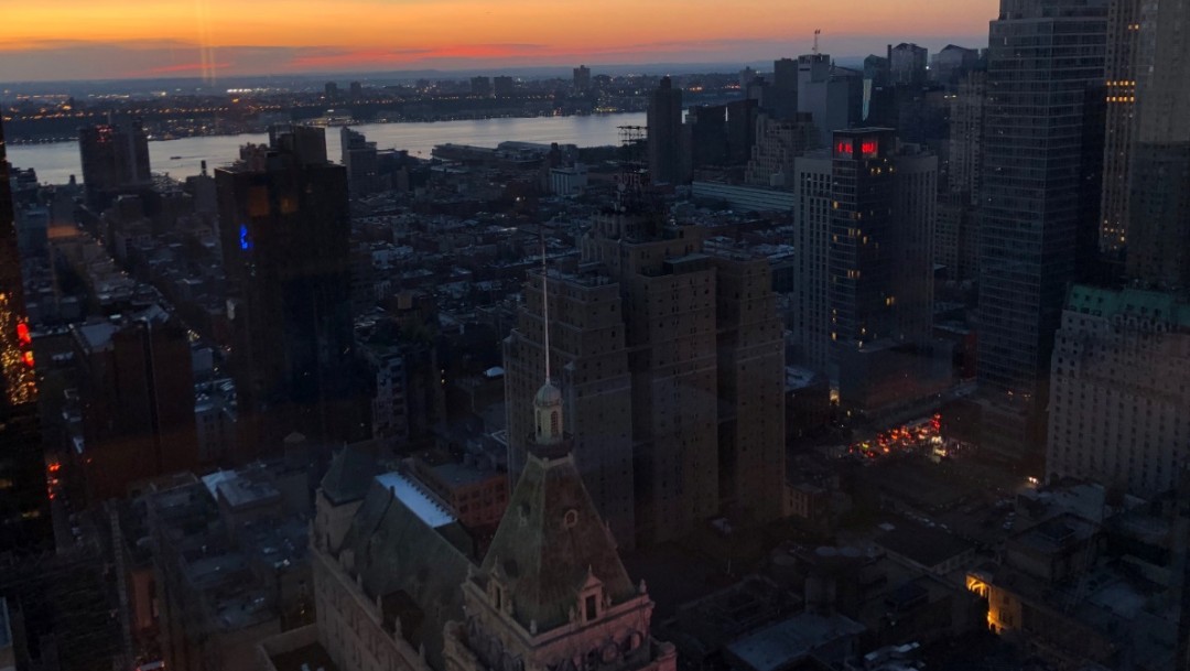 Nueva York sufre apagón; 40 mil personas están en la oscuridad
