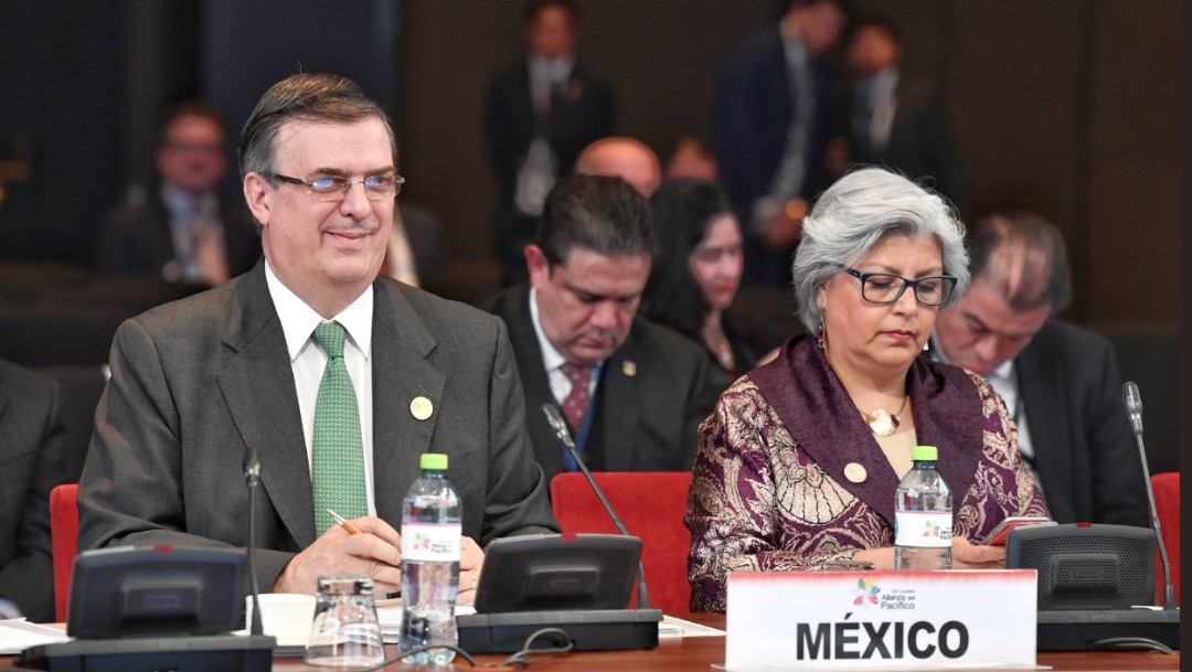 Foto: Marcelo Ebrard y Graciela Márquez Colín en cumbre Alianza para el Pacífico, 5 de julio de 2019, Perú