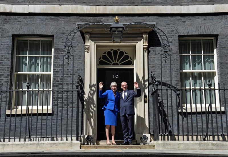Foto May desea a Johnson éxito, se despide del 10 de Downing Street 24 julio 2019