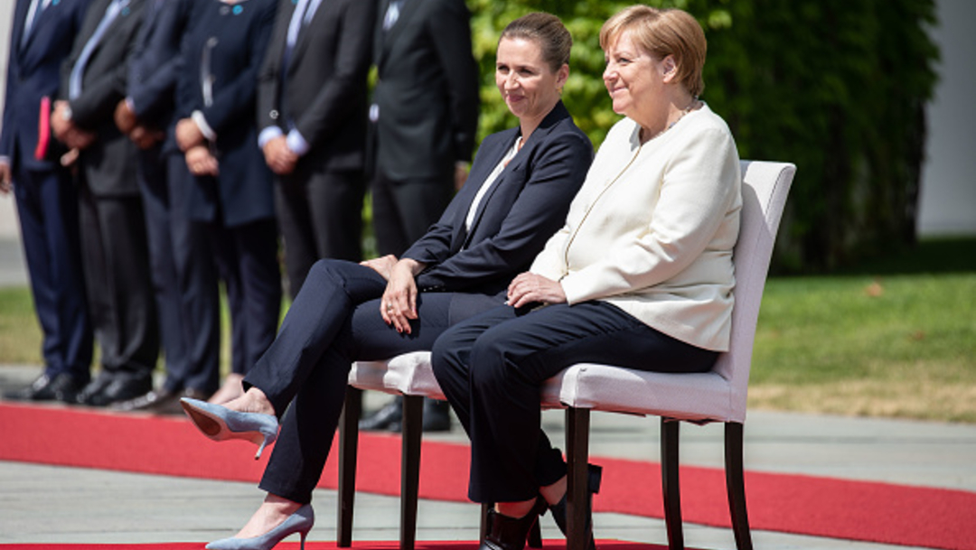 Foto: La canciller alemana, Angela Merkel (d), y la primera ministra danesa, Mette Frederiksen (i), 11 julio 2019