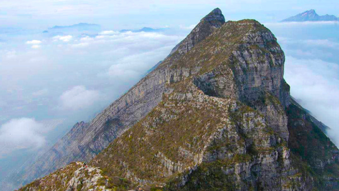Imagen: Localizaron a un excursionista de entre 55 y 60 años, quien escalo hasta el Pico Cuauhtémoc del Cerro de las Mitras, 23 de julio de 2019 (Gaiga Extreme, archivo)