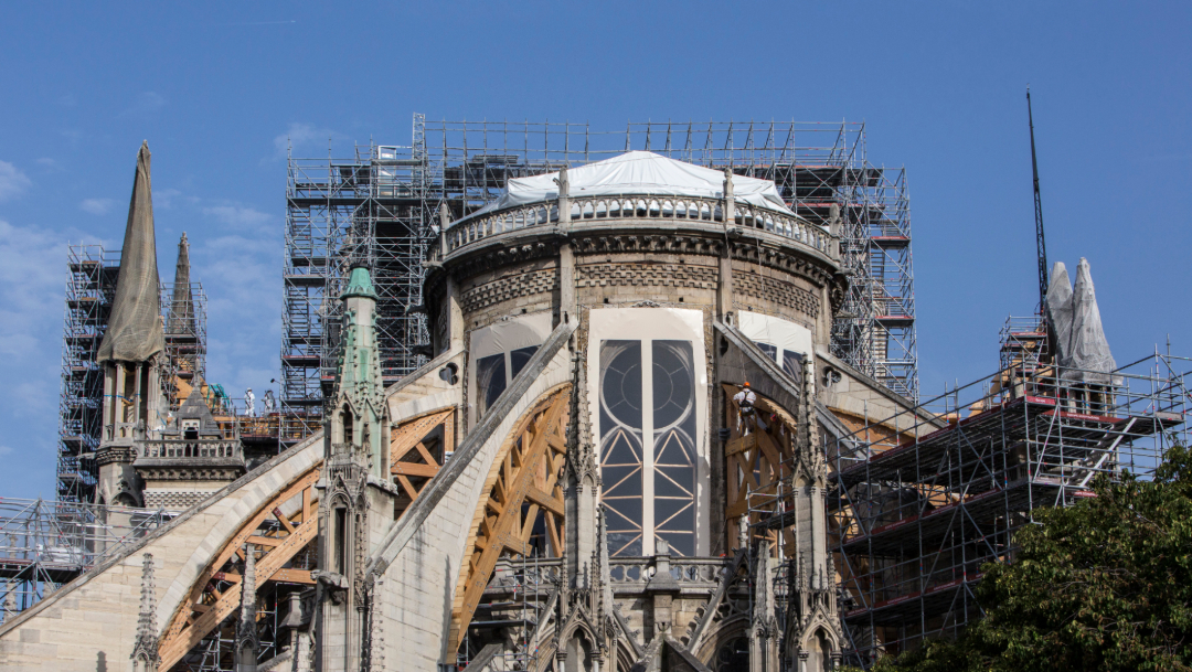 FOTO Ola de calor en Europa amenaza catedral de Notre Dame (AP)