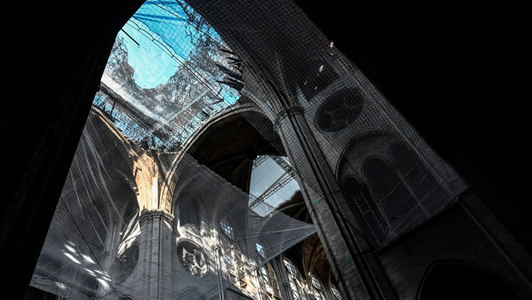 FOTO Ola de calor en Europa amenaza catedral de Notre Dame (AP)