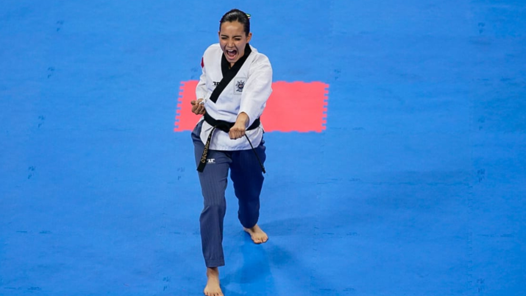 Foto: Paula Fregoso ganó la medalla de oro en la prueba de poomsae individual femenino de taekwondo, 27 de julio de 2019 (Twitter @CONADE)