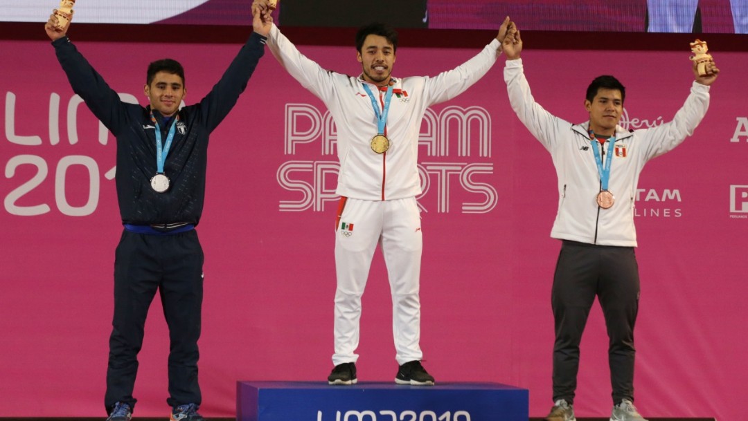  Foto: El mexicano Jonathan Muñoz (Centro) en el podio en los Juegos Panamericanos, el 27 de julio de 2019 (Reuters)