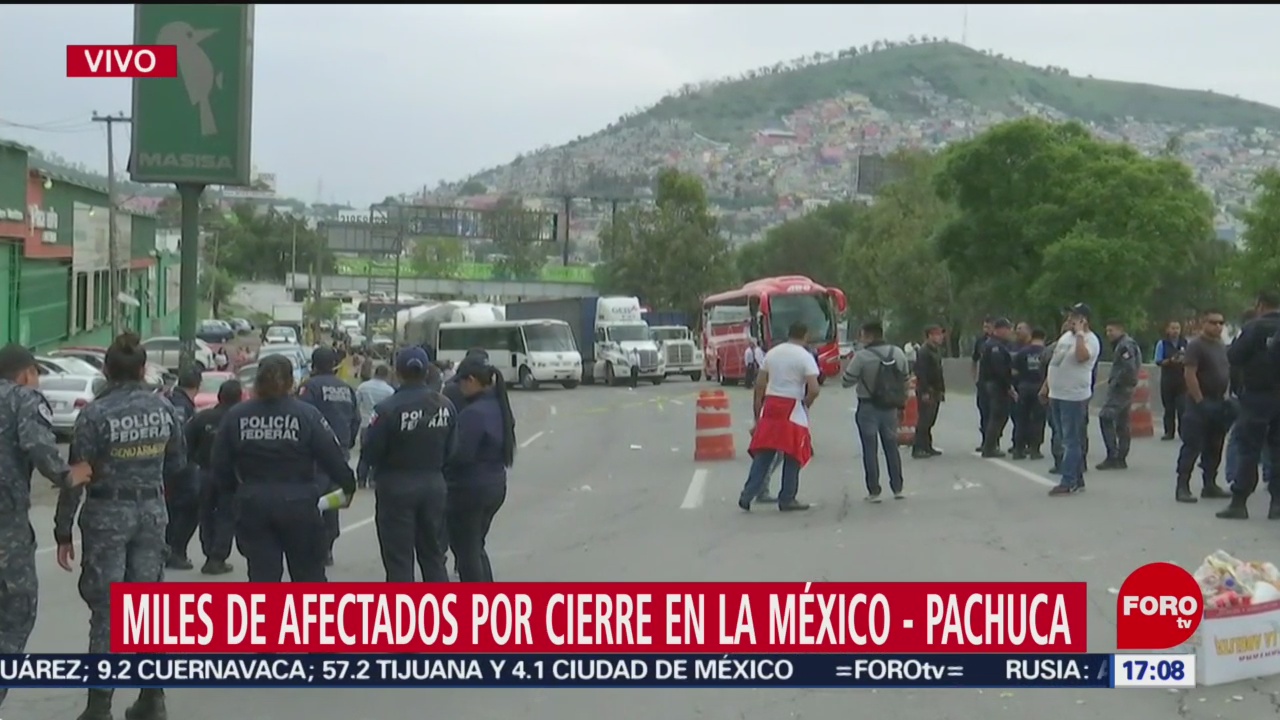 Foto: Policías federales negocian paso de cinco minutos en la México-Pachuca