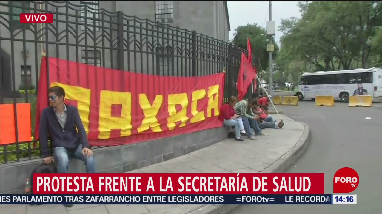 FOTO: Protesta frente a la Secretaría de Salud en la CDMX