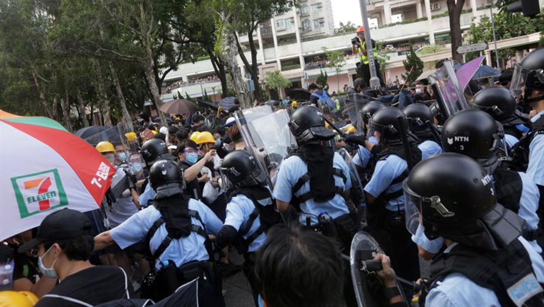 Foto: Esta nueva protesta se produce cuatro días después de que la líder de Hong Kong, Carrie Lam, anunciara la "muerte" de un proyecto de ley de extradición, el 13 de julio de 2019 (AP)
