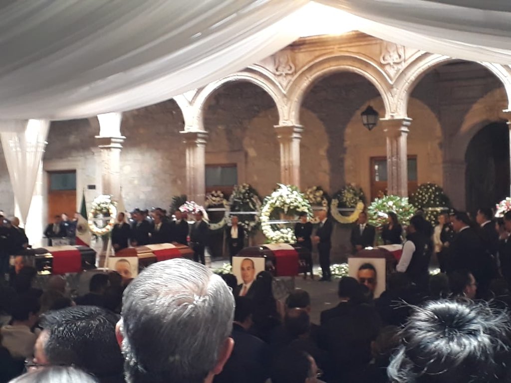 Foto Rendirán homenaje a funcionarios muertos en accidente aéreo en Michoacán 25 julio 2019