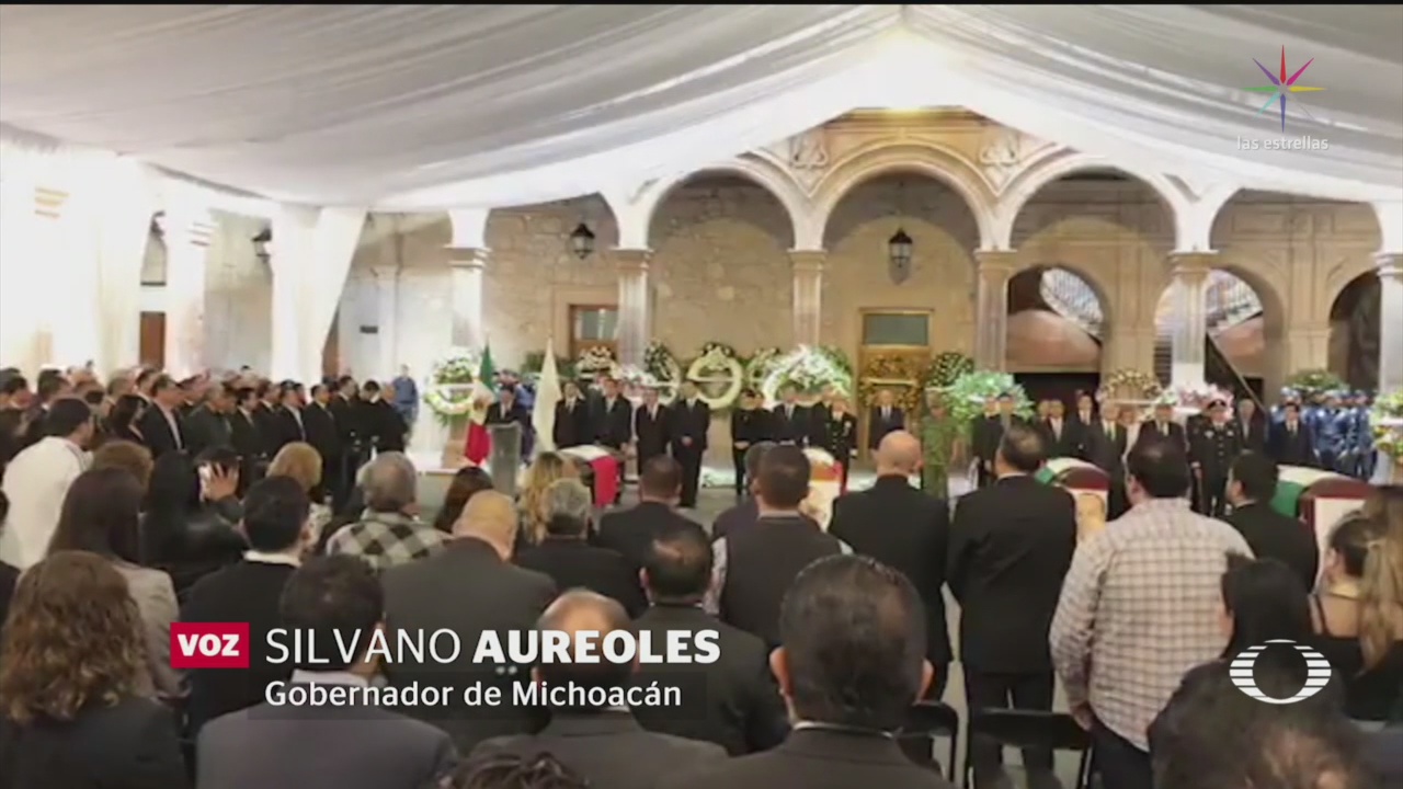 Foto: Rinden homenaje a víctimas del desplome de helicóptero en Michoacán
