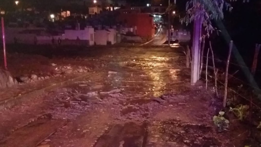 Desborda río Salsipuedes en Jalisco