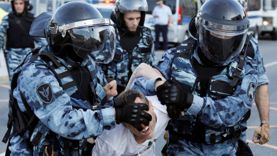 Suman más de 200 detenidos durante manifestación opositora en Moscú