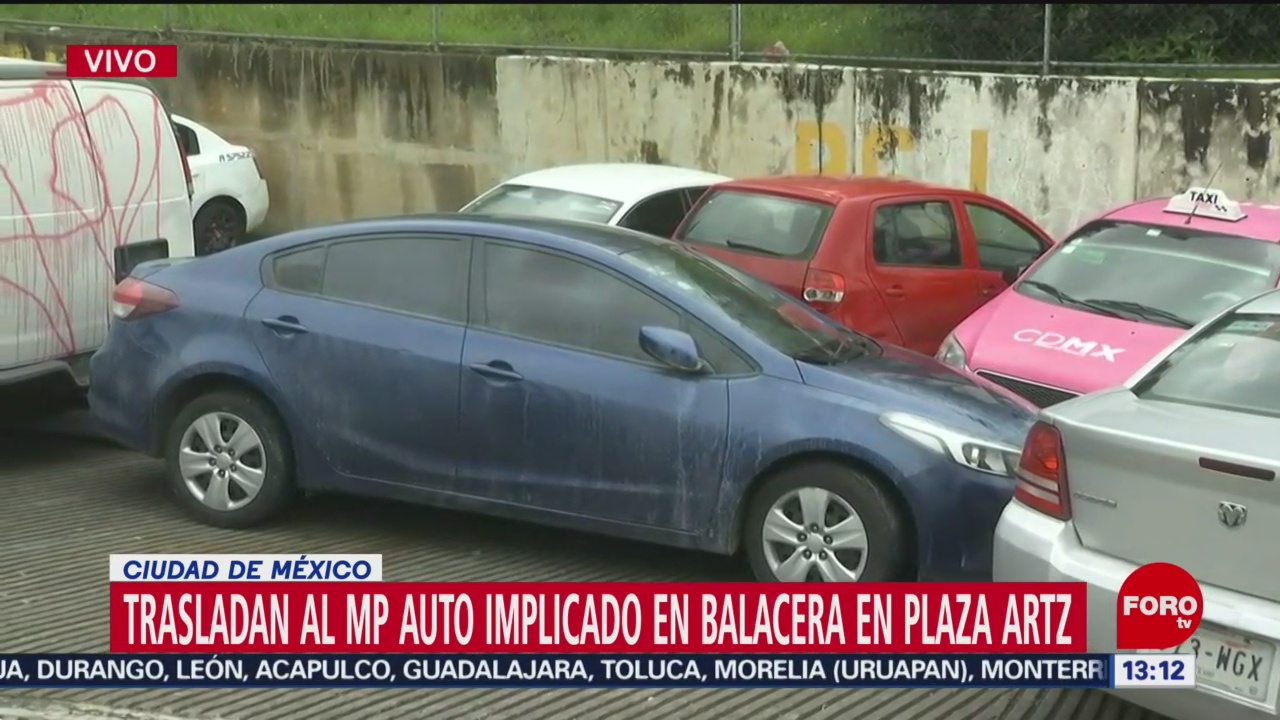 Foto: Auto Versa Azul Balacera Plaza Artz 26 Julio 2019