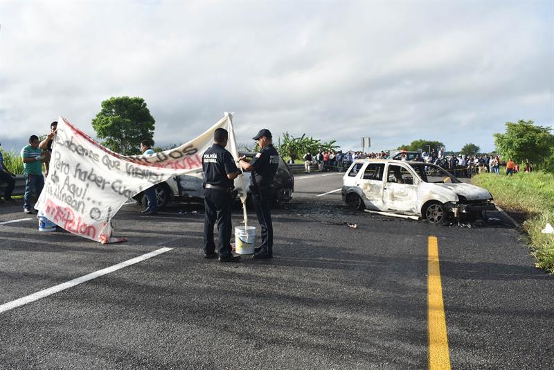 Foto: Incendian vehículos en Tabasco como amenaza a la Guardia Nacional, 1 de junio 2019. EFE