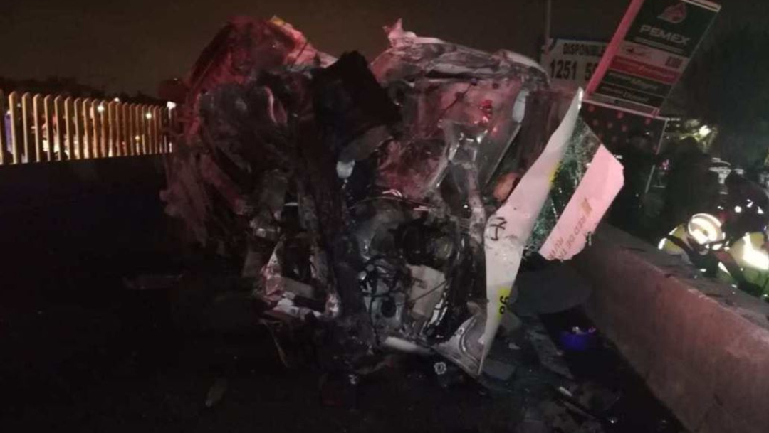 Foto: Vuelca vagoneta con pasajeros sobre la autopista México-Puebla durante un asalto, 21 julio 2019