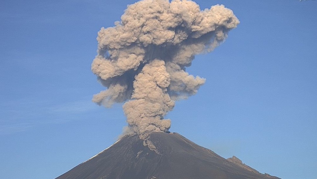 Foto: El volcán Popocatépetl lanza columna de humo y ceniza, 9 de julio de 2019, Puebla, México