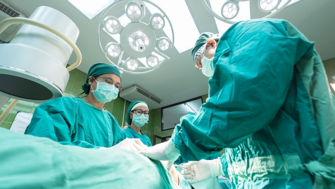 Foto: Médicos operan a mujer de urgencia por riesgo con anticonceptivo. 8 agosto 2019