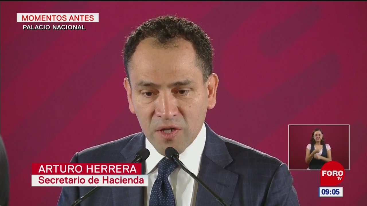 Anuncia Arturo Herrera reducción en comisiones de Afores
