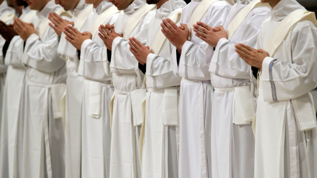 Por falta de sacerdotes, hombres casados administran iglesias católicas