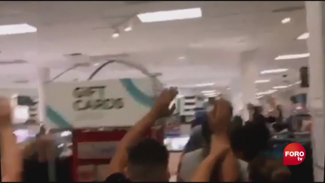 Así desalojaron centro comercial tras tiroteo en Texas