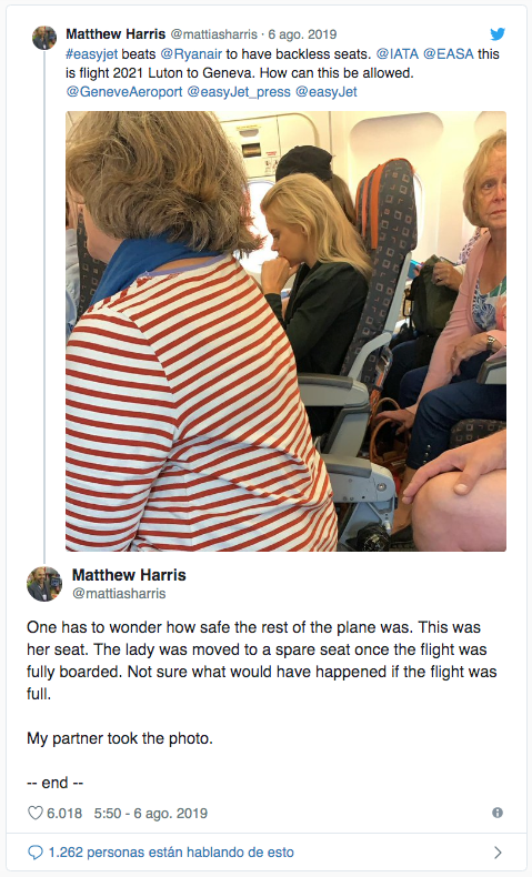 Foto Pasajera descubre que su asiento en el avión no tenía respaldo 8 agosto 2019