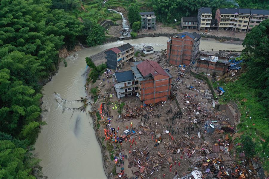 Foto: Al menos 32 personas han fallecido tras el paso del tifón Lekima por China, 11 de agosto de 2019 (EFE)