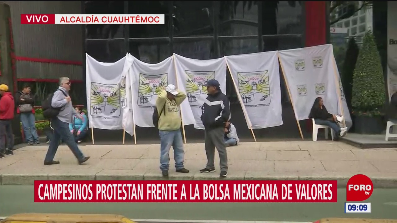 Campesinos protestan frente a BMV