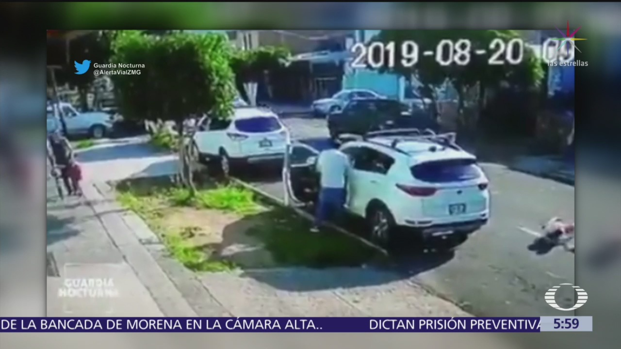 Captan robo a camioneta estacionada en Guadalajara