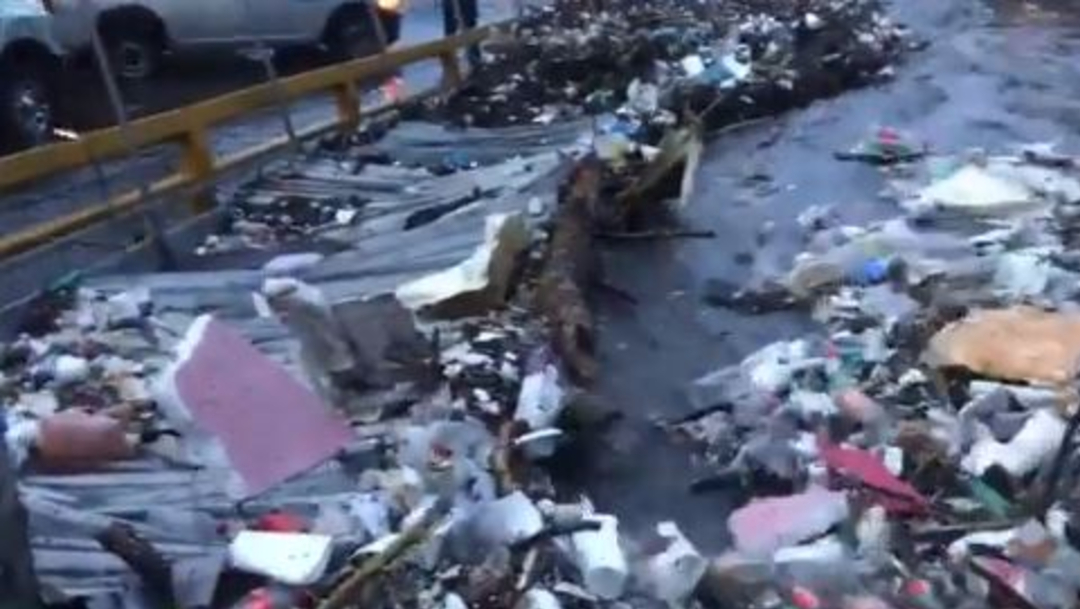 Foto: La basura es el principal factor de las inundaciones, 25 de agosto de 2019 (Twitter @Caasi201)