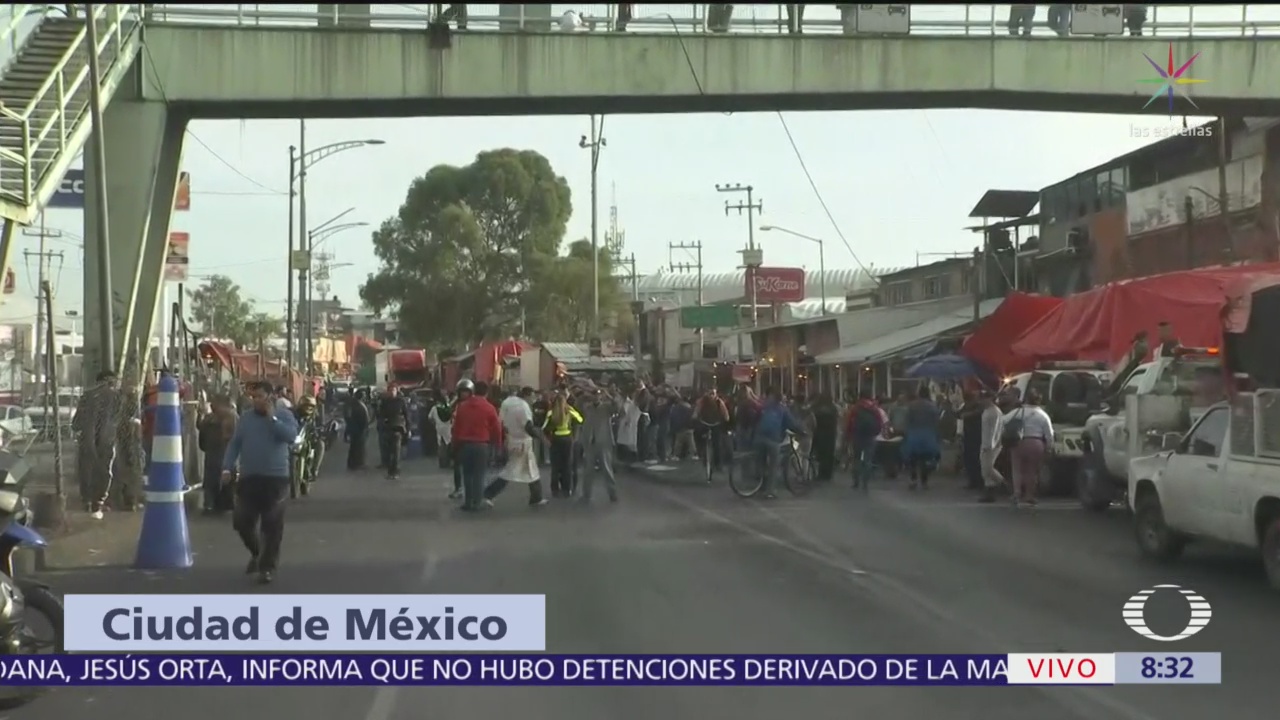 Comerciantes realizan bloqueo frente al mercado de San Juan