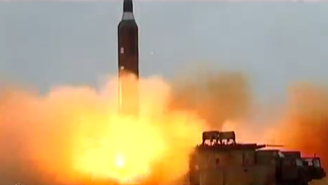 Corea del Norte dispara dos misiles al mar de Japón
