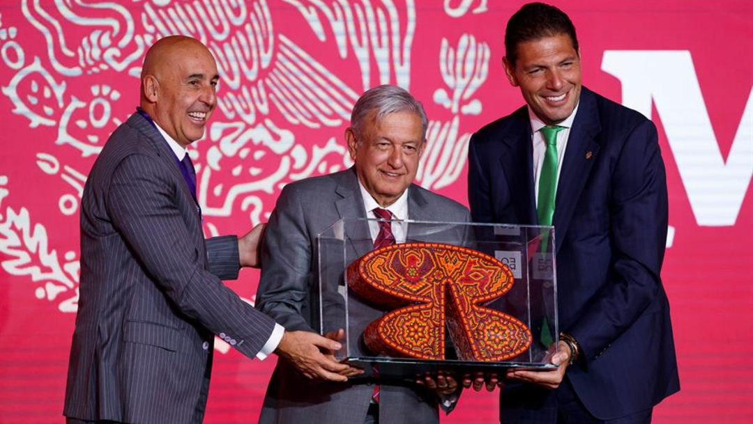 Foto: Carlos Hank González, presidente del Grupo Financiero,le dijo al presidente López Obrador que apoya la cuarta transformación, 21 de agosto de 2019 (EFE)