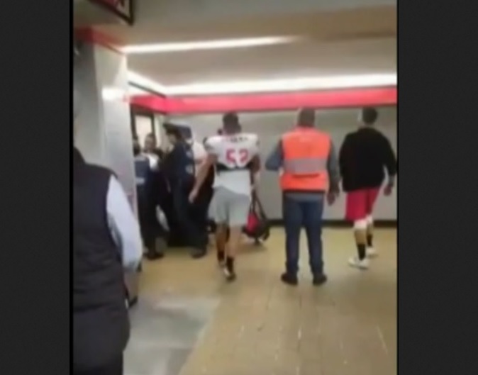 Estudiantes detienen a presunto ladrón en el Metro