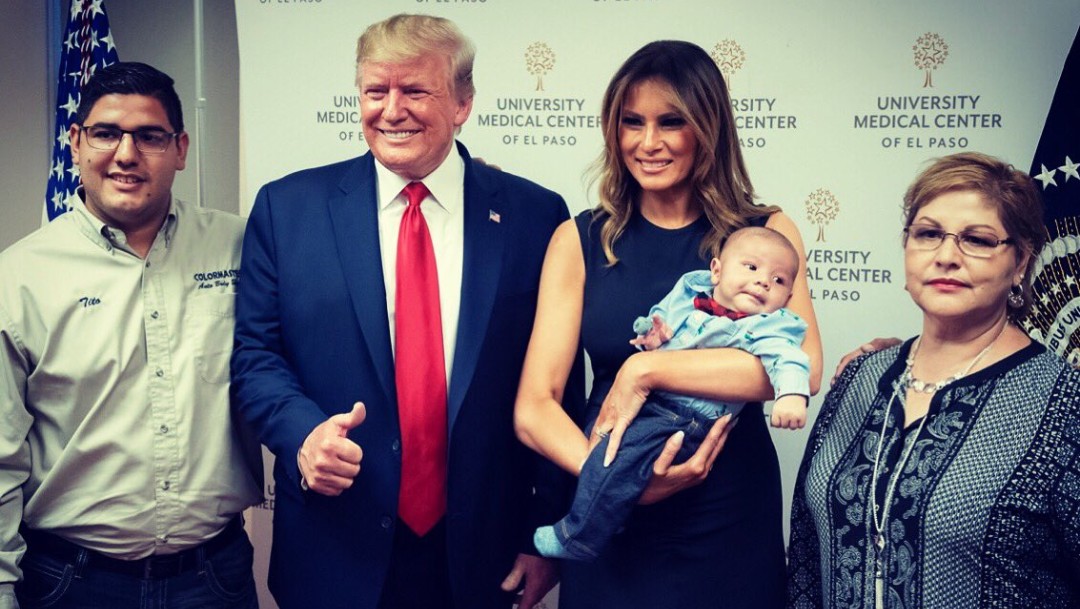 Trump, de nuevo en la mira por fotografía con bebé huérfano que dejó tiroteo en El Paso, Texas
