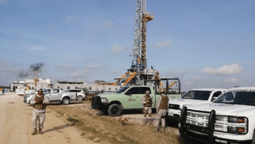 Este jueves, un convoy de fuerzas federales y estatales acudió a las instalaciones petroleras, 16 de agosto de 2019 (Twitter @elarsenalmx)