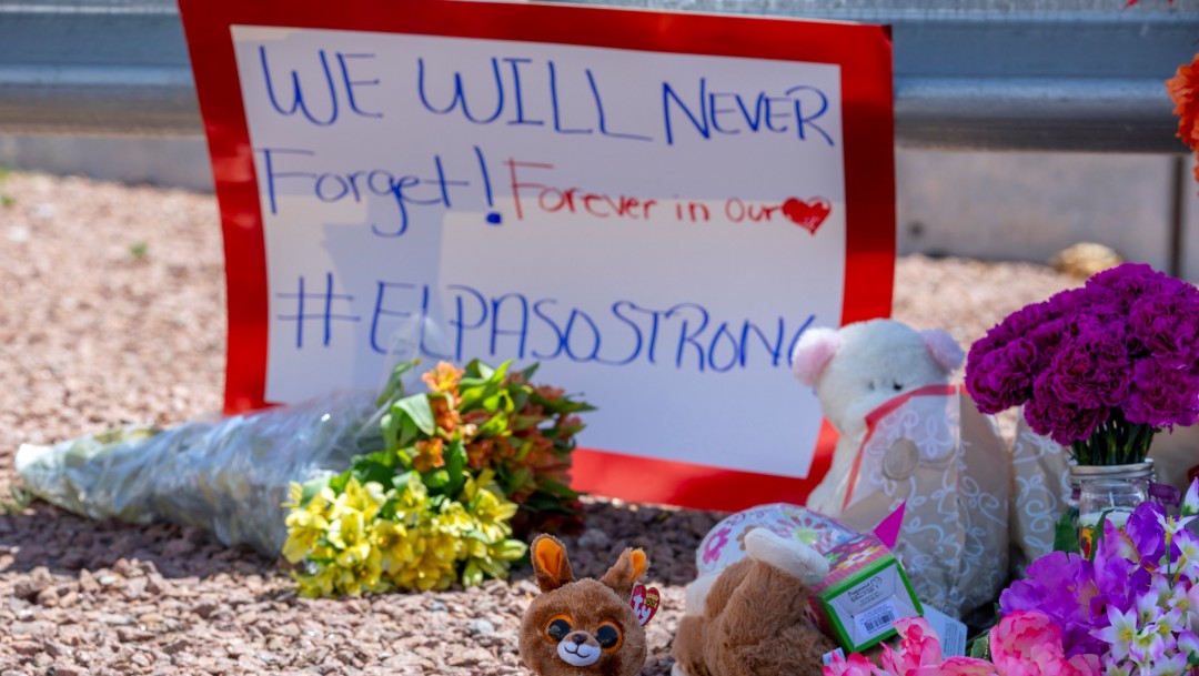 Foto: Flores y ofrendas por víctimas de tiroteo en El Paso, Texas, 5 de agosto de 2019, Estados Unidos 