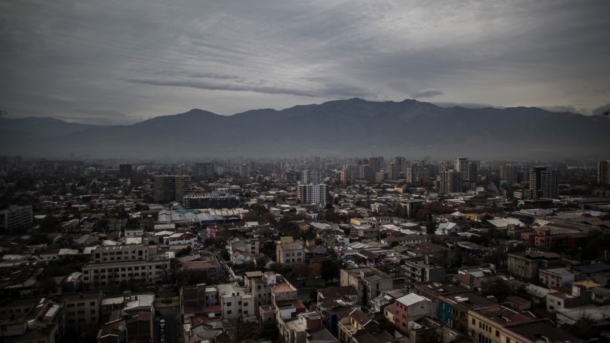 Foto: Imagen panorámica de la ciudad de Santiago de Chile, Chile. Getty Images/Archivo