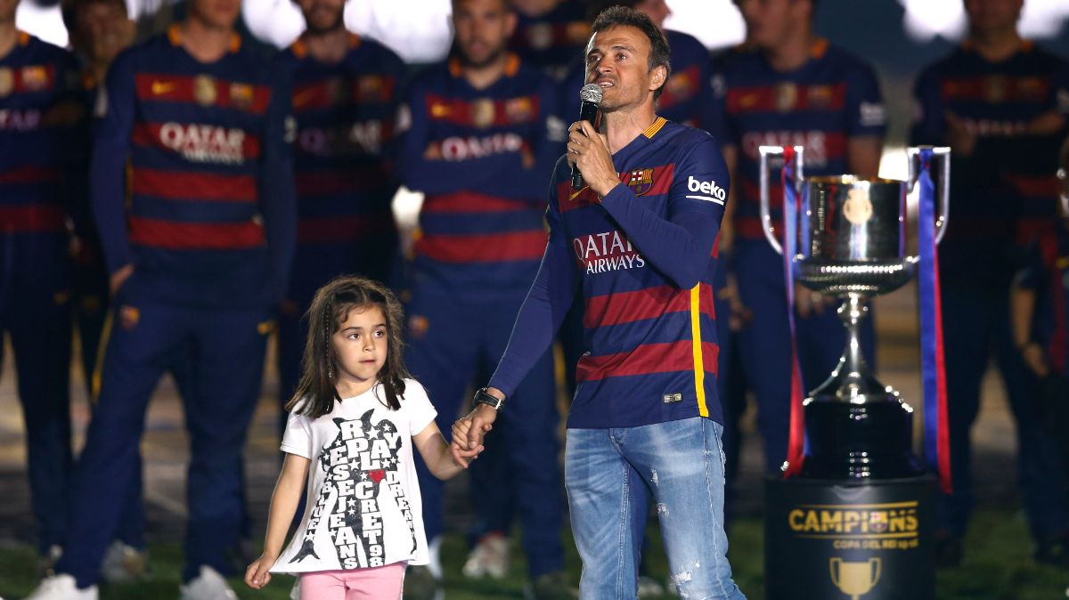 Foto: El entrenador Luis Enrique celebra con su hija Xana después ganar la Copa Del Rey con el Barcelona. AP/Archivo