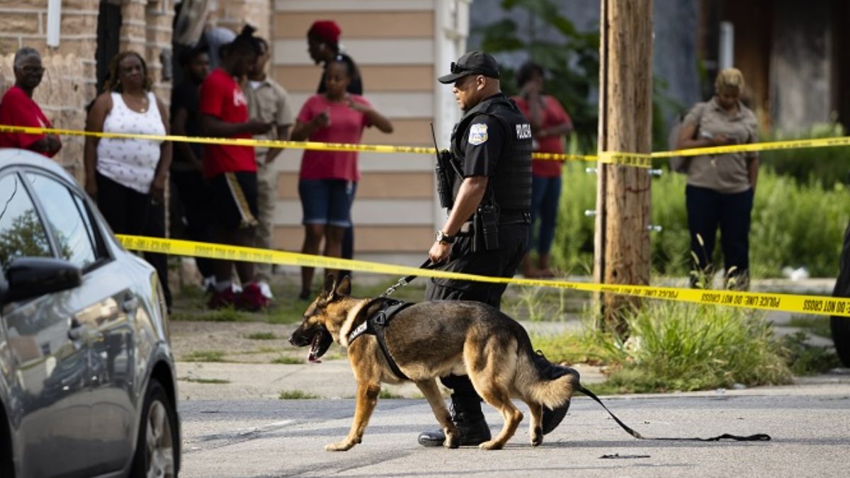 Foto: Un policía custodia el barrio de Ogontz, en Filadelfia, Pensilvania, EEUU. El 15 de agosto de 2019. AP