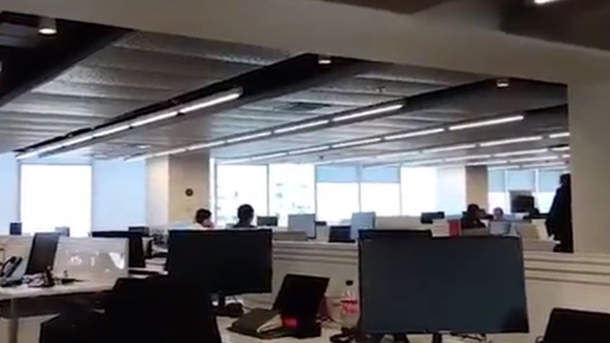 Foto: El sismo provocó que las lámparas de una oficina de Santiago de Chile, Chile, se movieran. El 1 de agosto de 2019. Reuters