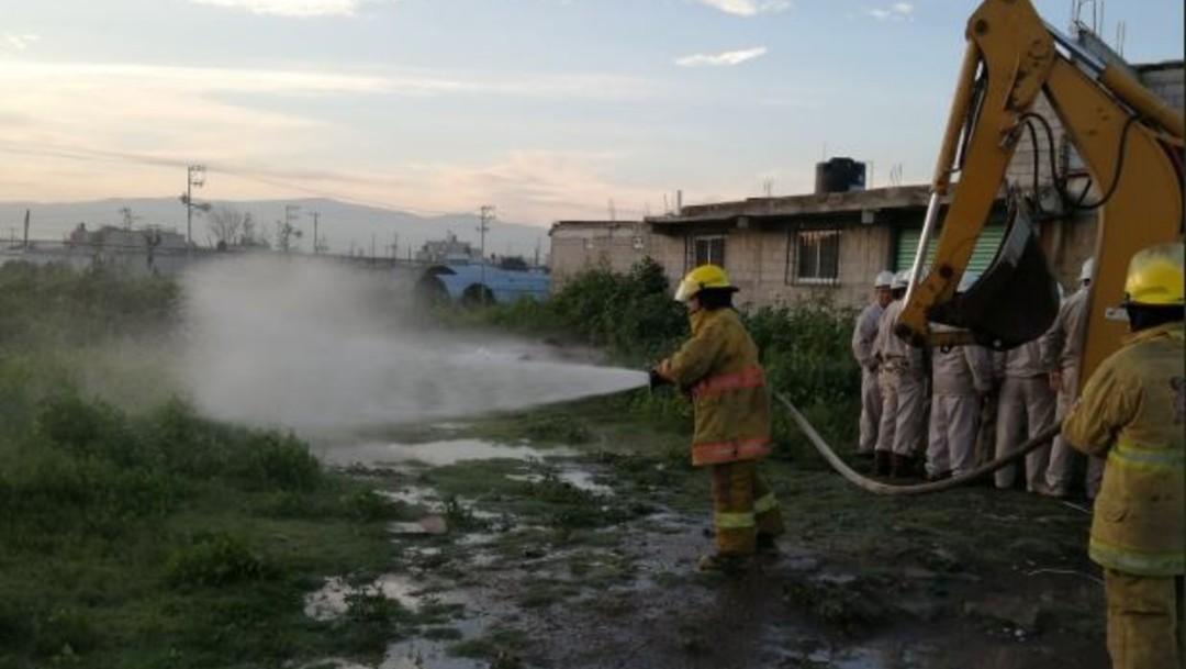 Foto: Derivado de una fuga de gas se mantiene un cerco de seguridad por personal de Pemex, 24 agosto 2019